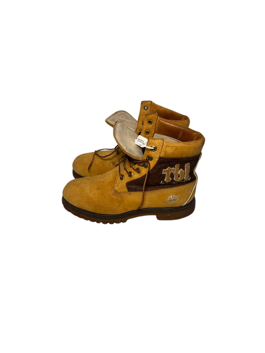 Timberland 9.5 Men's Spell-Out Premium 6-Inch Waterproof Boot